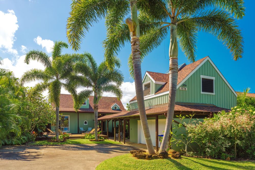 Stunning Tri-level Villa 