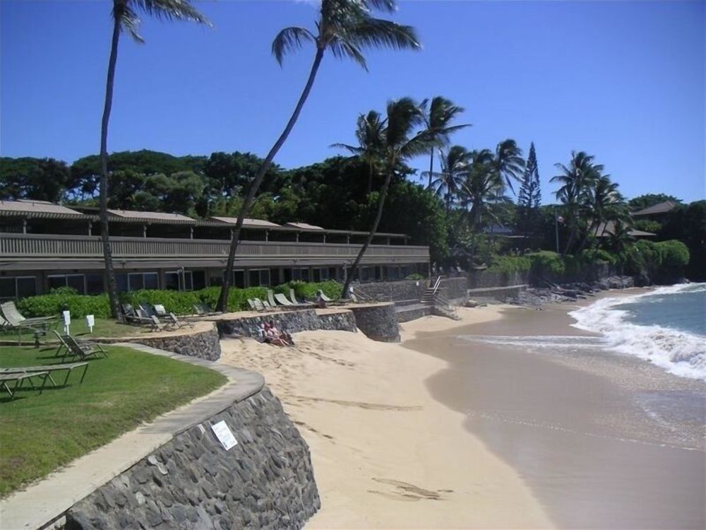 Kahana Sunset Beachfront Condo Rental