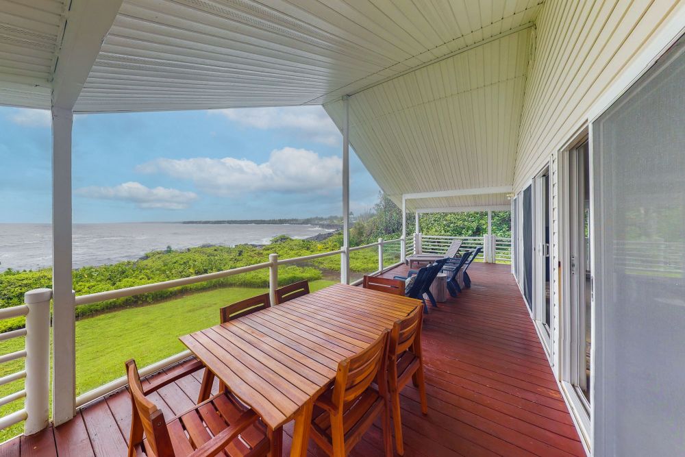 Hale Kai Oceanfront Oasis 