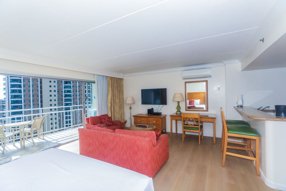 Ilikai Hotel Lagoon View Condo 16th Floor