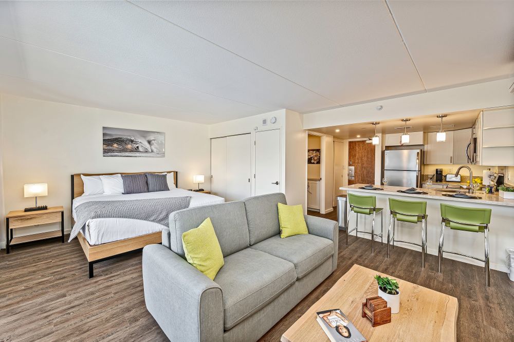 Ilikai Hotel Condo 9th Floor City View