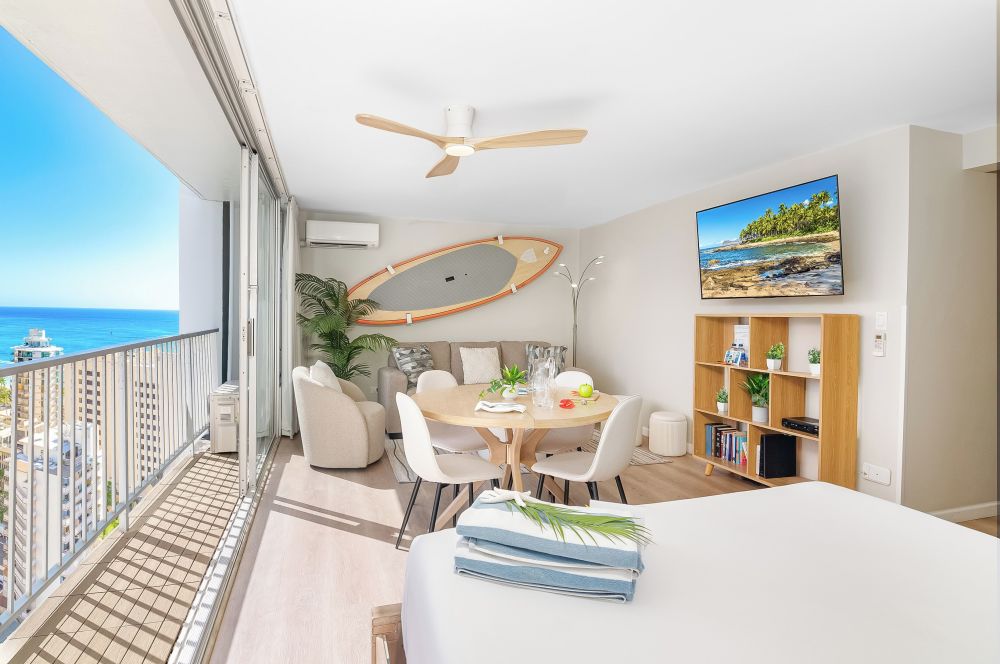  Pacific Monarch 2208