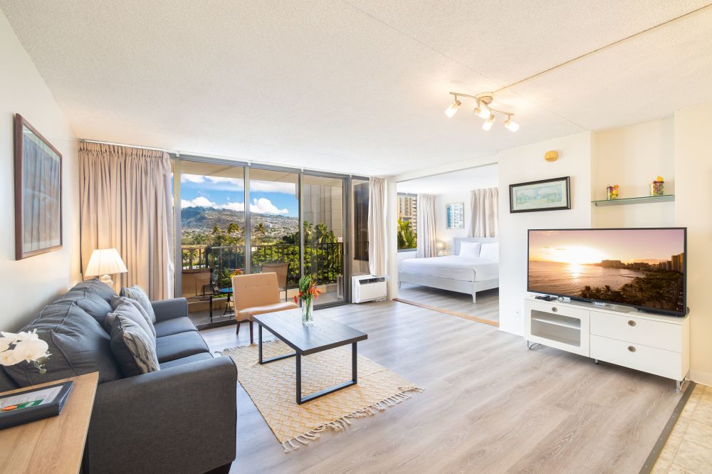 Waikiki Banyan 813 Tower 2