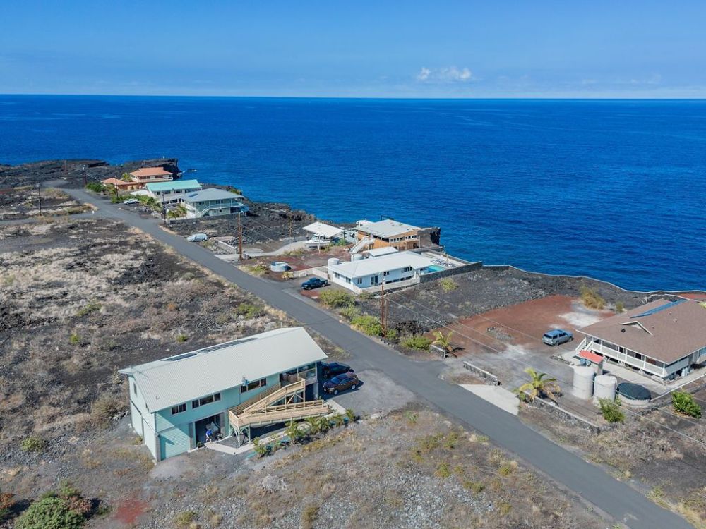 Aloha Awaits at the Southern Belle of Miloli'i