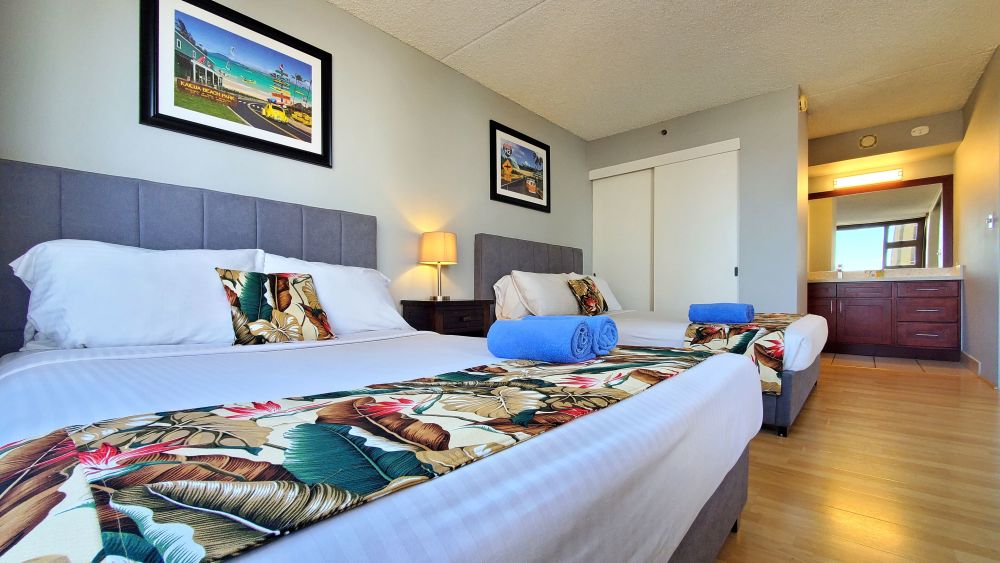 Waikiki Banyan 21st Floor Condo