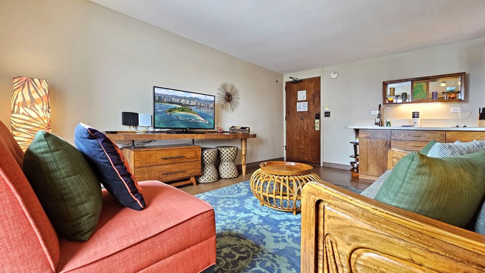 Waikiki 1 Bedroom Condo with Pool