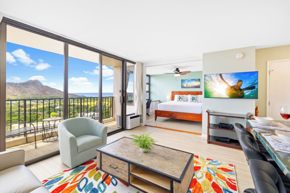 Waikiki Banyan 36th Floor Ocean View Condo