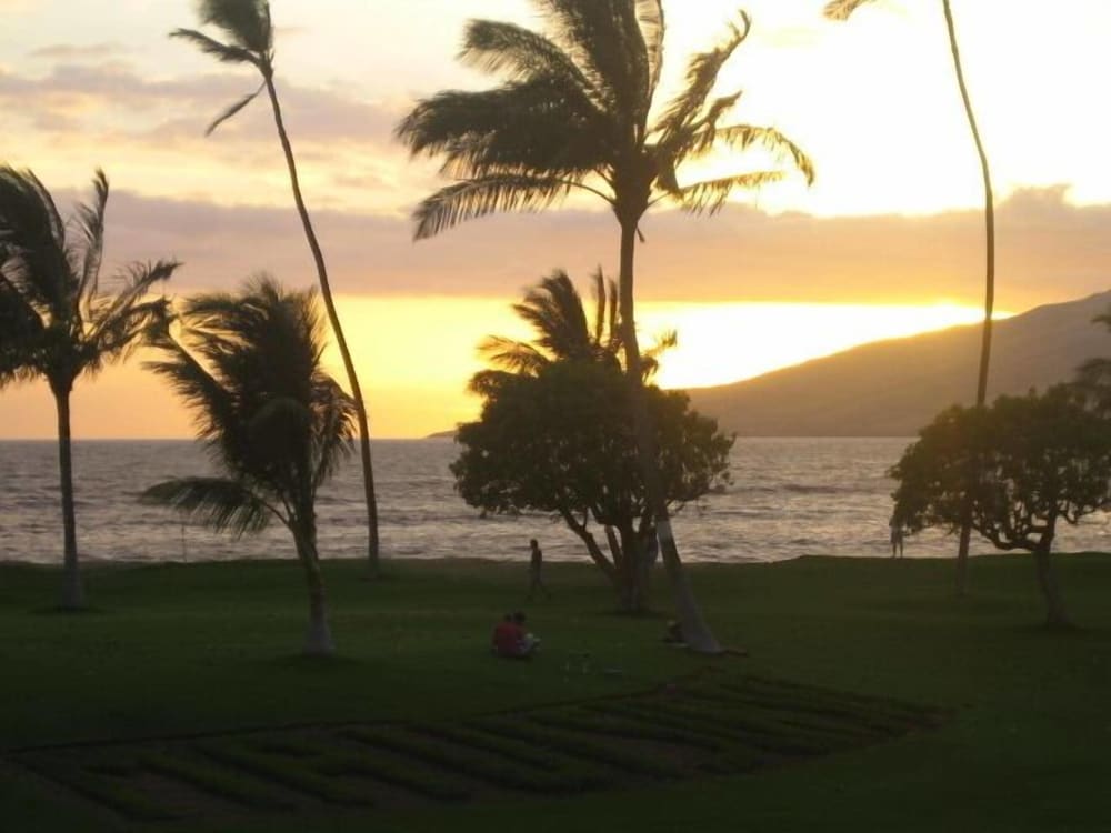 Maui Sunset B222 Oceanfront Condo