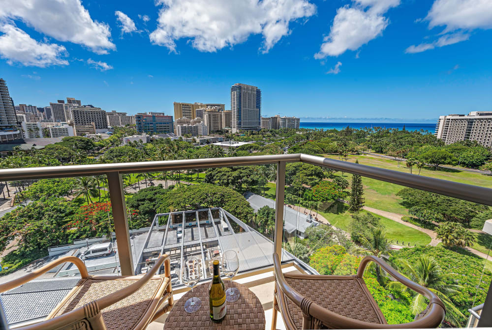Luana Waikiki 10th Floor