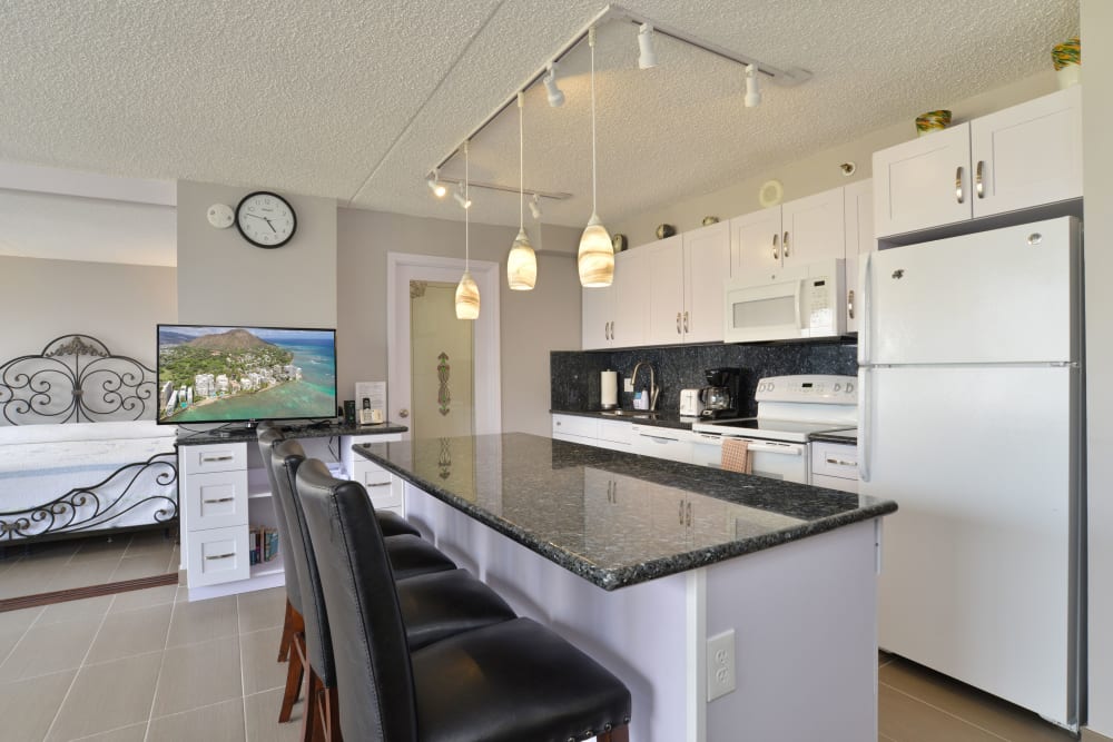 Waikiki Banyan Condo