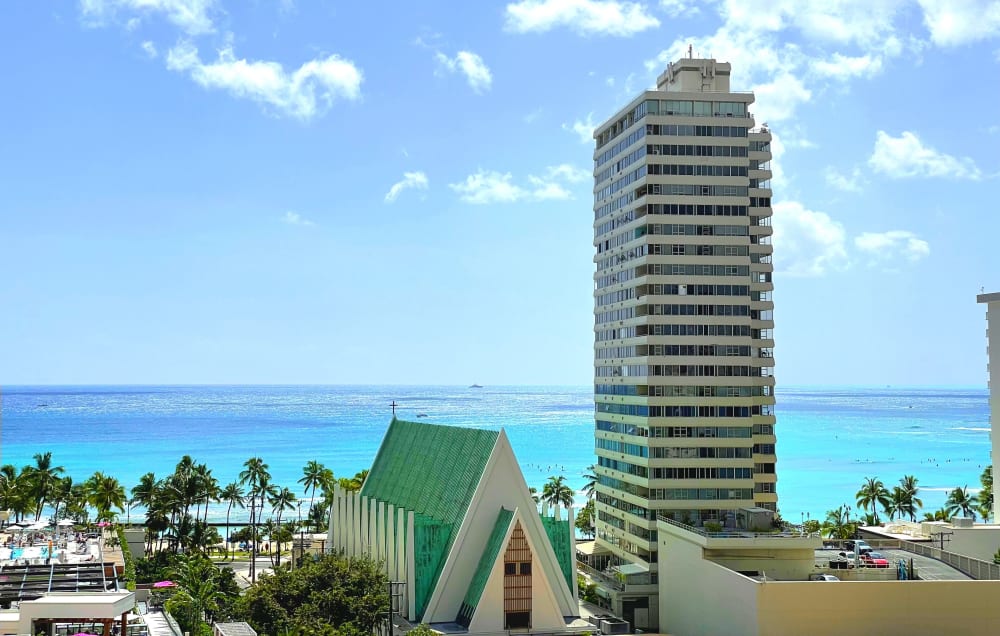 Waikiki Banyan 1213-1