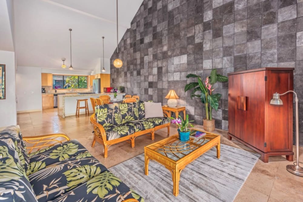 The Wai'oli, walk 2 bay & town