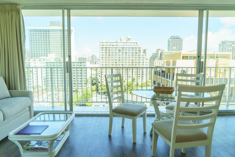 Pacific Monarch (PM04)