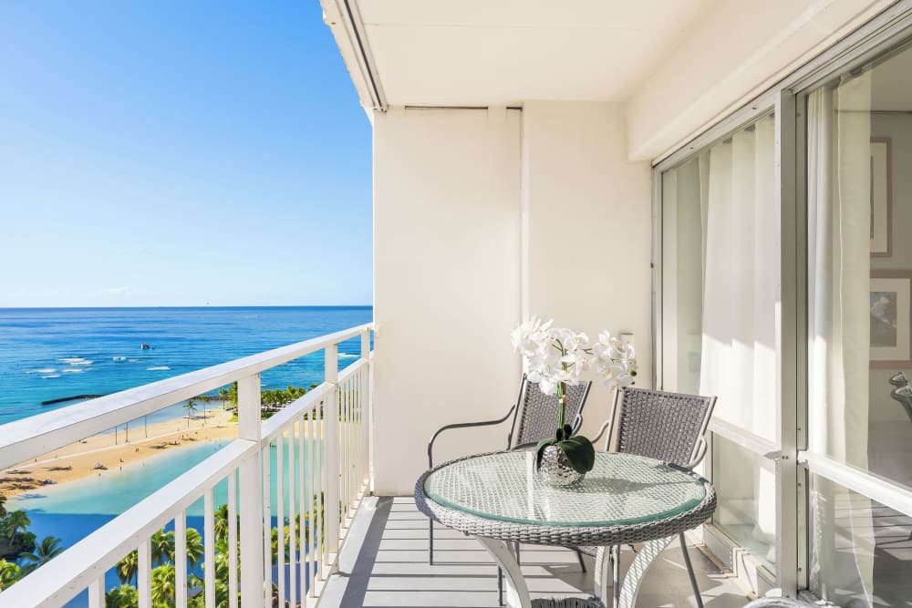 Ilikai Hotel Ocean View Condo 1777