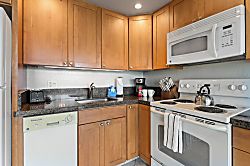 Kihei Surfside 106 - Oceanfront One Bedroom
