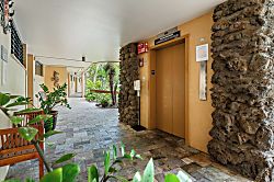 Kihei Surfside 106 - Oceanfront One Bedroom
