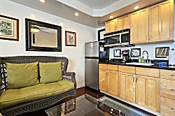 Waikiki Grand Hotel 605