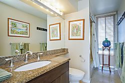 Diamond Head Beach Hotel 801