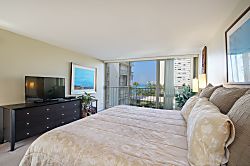 Diamond Head Beach Hotel 801