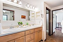 Kahala 812