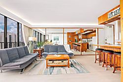 Waikiki Banyan 2205 T2