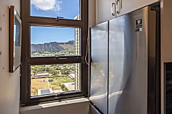 Waikiki Banyan 2814