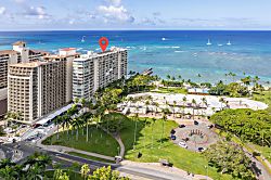 Waikiki Banyan for 2
