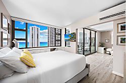 Waikiki Banyan 2414 T2