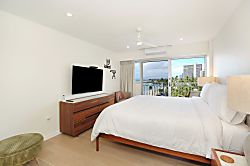 Waikiki Shore #702
