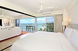 Waikiki Shore #702