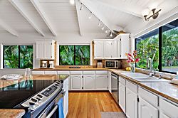 Anini Mauka Retreat
