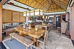 Oceanfront Luxury Villa with Infinity Pool