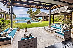 Oceanfront Luxury Villa with Infinity Pool