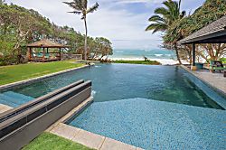 Oceanfront Luxury Villa with Infinity Pool