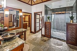 Oceanfront Luxury Villa with Infinity Pool