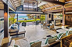 Oceanfront Luxury Villa with Infinity Pool