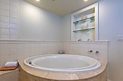 Luxurious Ho'olei Villa