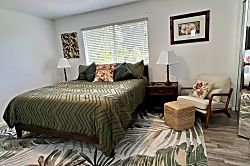 Vibrant Oceanview Escape