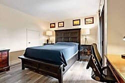 Kaanapali Royal Q302 