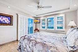Royal Mauian 607