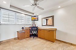 Royal Mauian 607