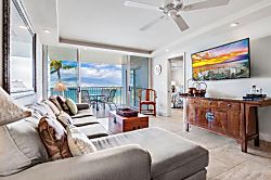 Royal Mauian 607