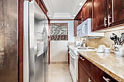 Royal Mauian 607