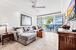 Royal Mauian 607
