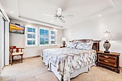 Royal Mauian 607