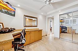 Royal Mauian 607