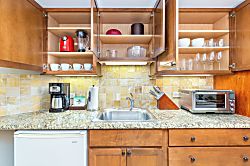 Luana Waikiki Hotel Studio 8th Floor