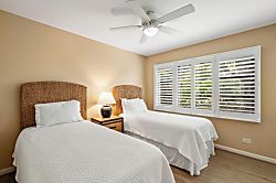 Royal Mauian 218