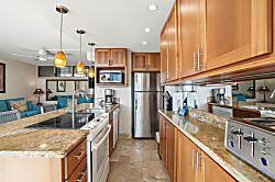 Kamaole Nalu 3rd Floor  - Private kitchen