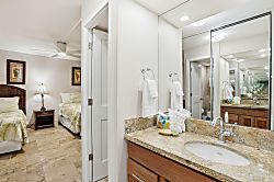 Kamaole Nalu 3rd Floor  - Bathroom
